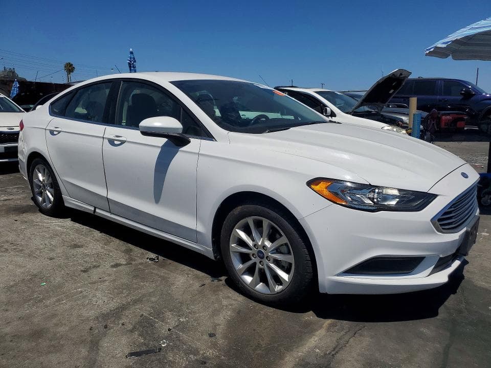2017 FORD FUSION SE 4