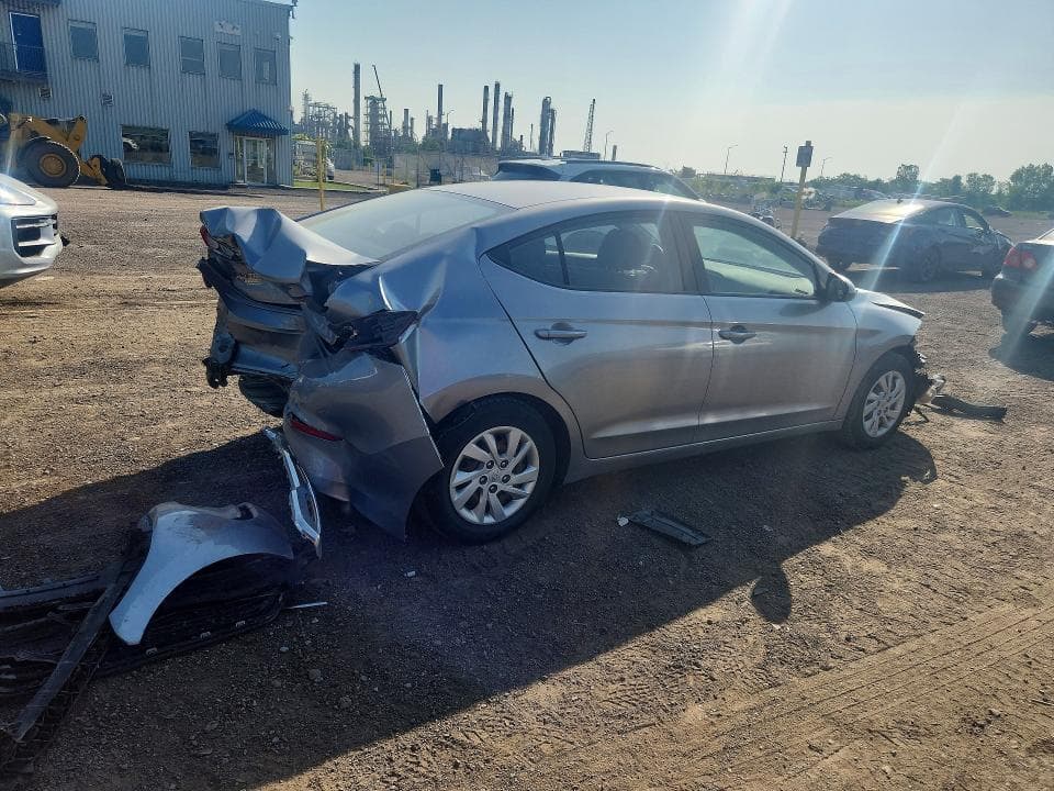 2017 HYUNDAI ELANTRA SE 3