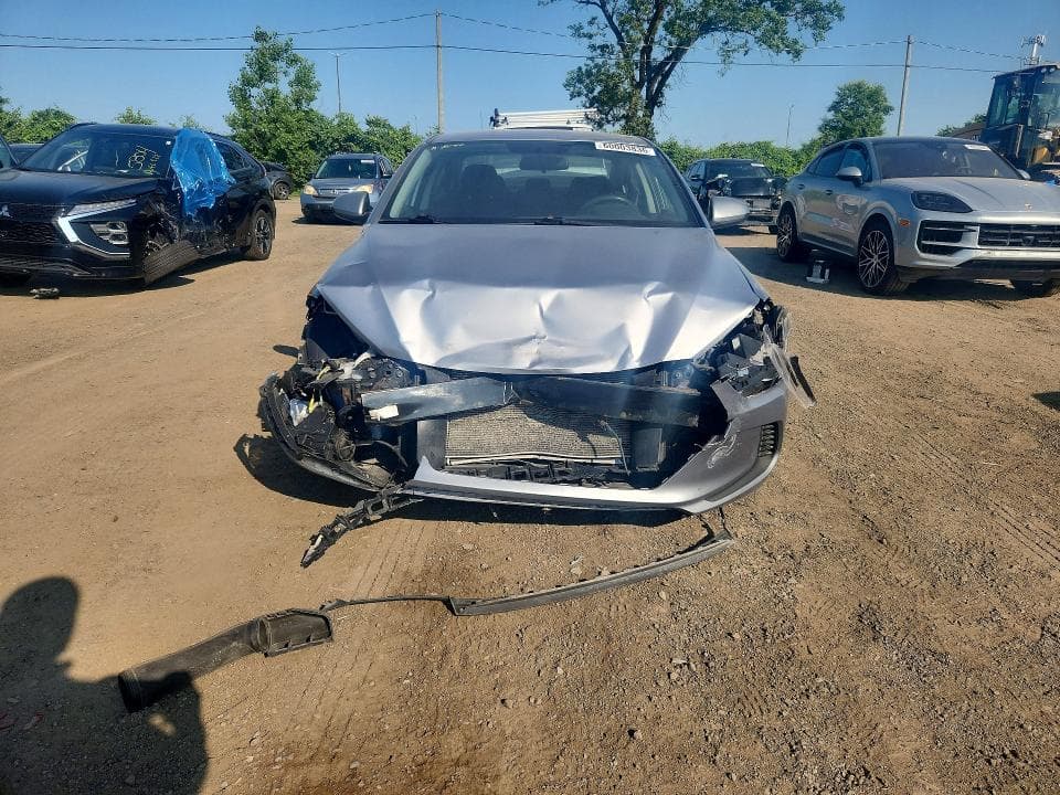 2017 HYUNDAI ELANTRA SE 5