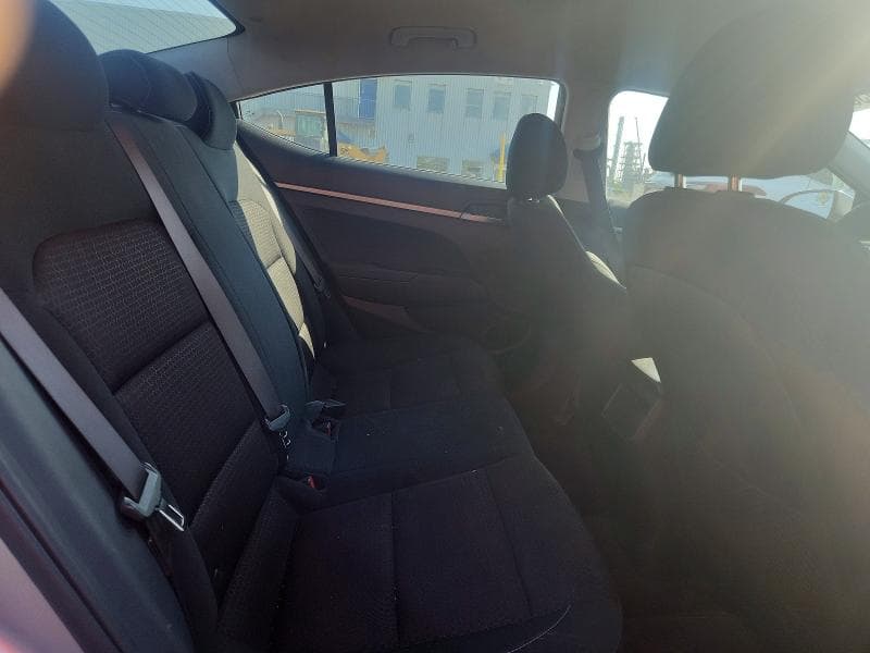 2017 HYUNDAI ELANTRA SE 10