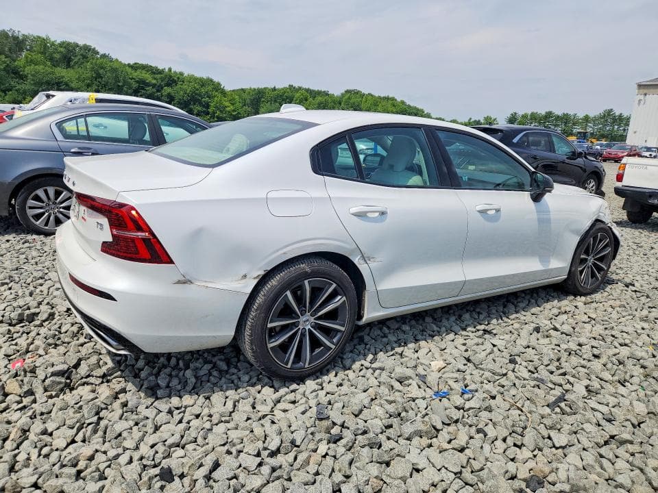 2021 VOLVO S60 T5 R-DESIGN 3