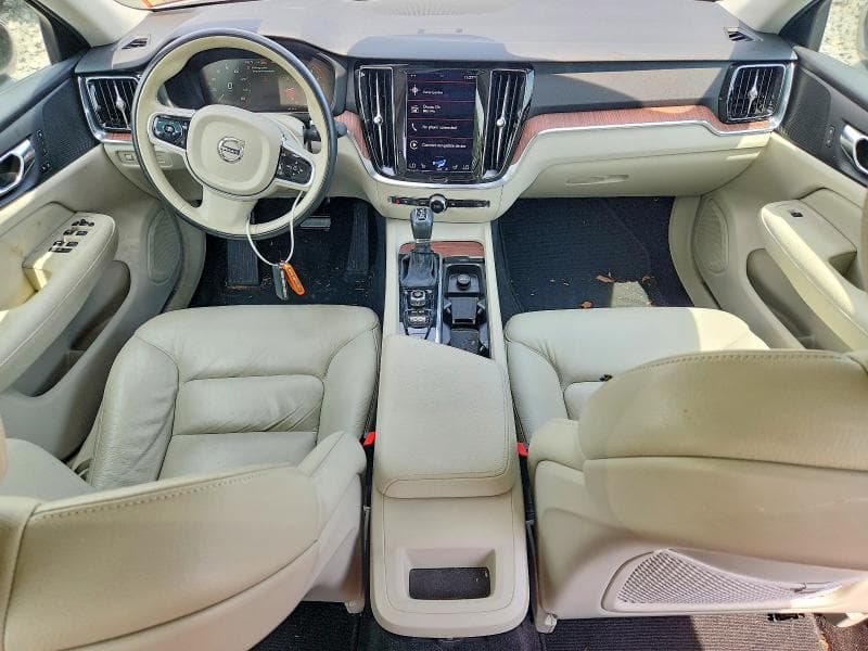 2021 VOLVO S60 T5 R-DESIGN 8