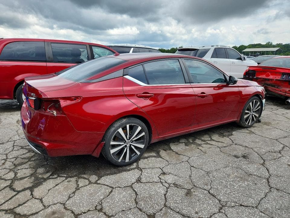 2021 NISSAN ALTIMA SR 3