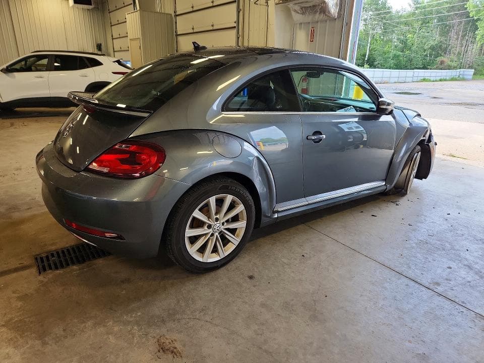 2018 VOLKSWAGEN BEETLE SE SE 3