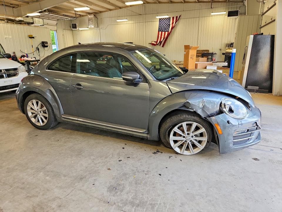 2018 VOLKSWAGEN BEETLE SE SE 4