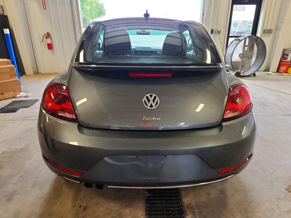 2018 VOLKSWAGEN BEETLE SE SE 6