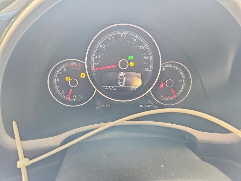 2018 VOLKSWAGEN BEETLE SE SE 9