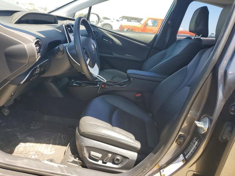 2017 TOYOTA PRIUS FOUR 7