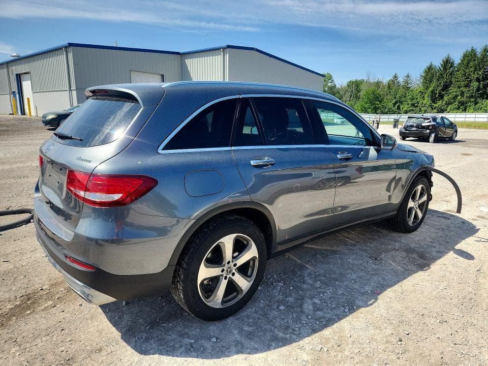 2017 MERCEDES-BENZ GLC 300 4MATIC 3