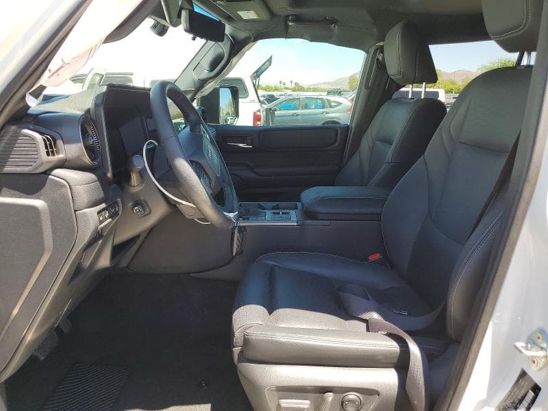 2025 TOYOTA LAND CRUISER BASE 7