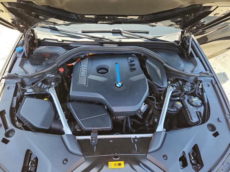 2018 BMW 530E 12