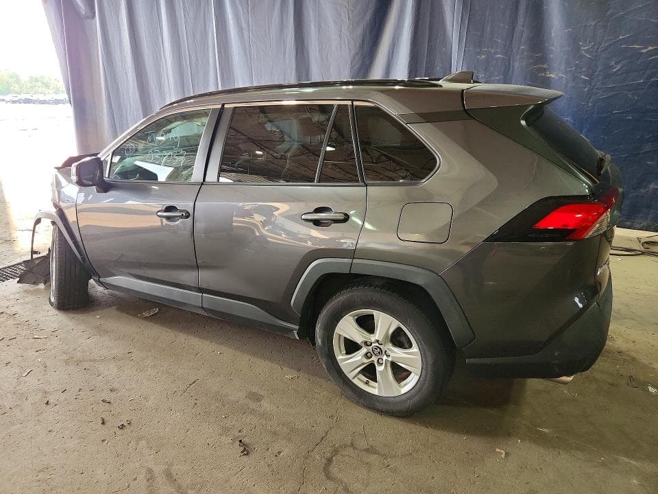 2019 TOYOTA RAV4 XLE 2