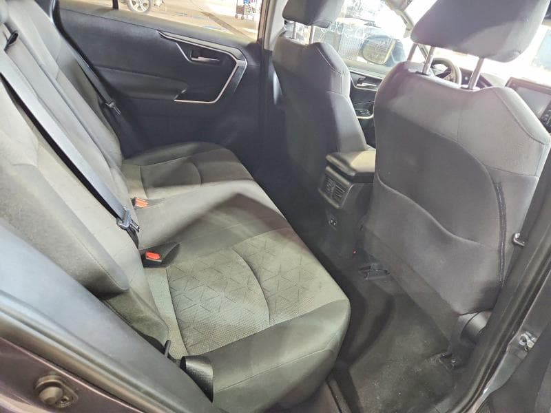 2019 TOYOTA RAV4 XLE 11