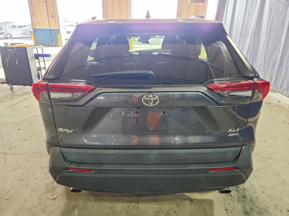 2019 TOYOTA RAV4 XLE 6