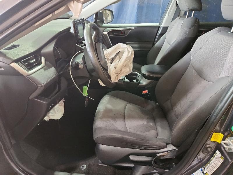 2019 TOYOTA RAV4 XLE 7