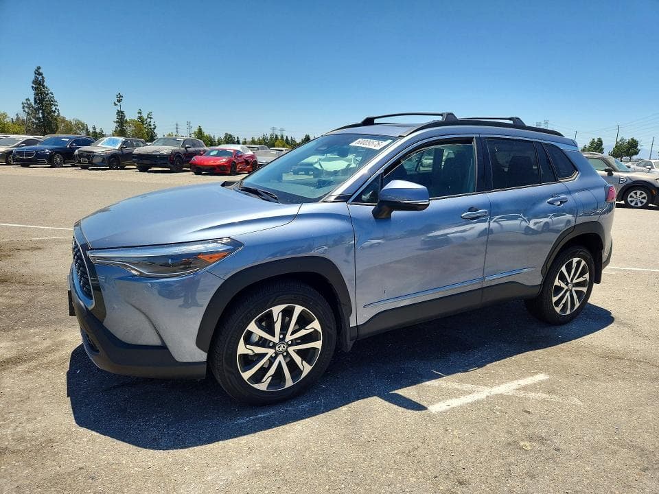 2024 TOYOTA COROLLA CROSS XLE - 1