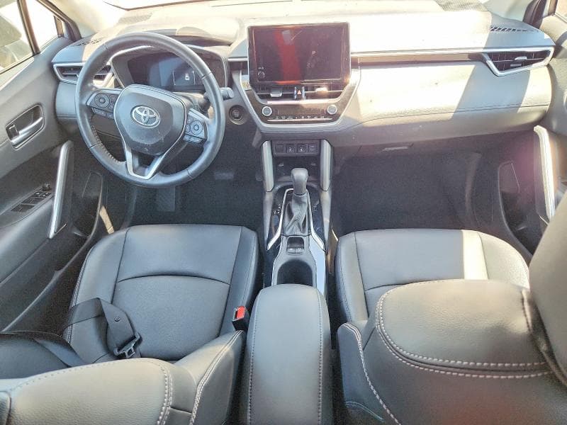 2024 TOYOTA COROLLA CROSS XLE 8