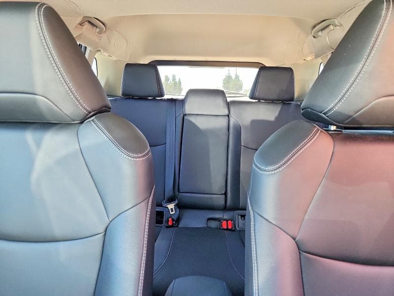 2024 TOYOTA COROLLA CROSS XLE 10
