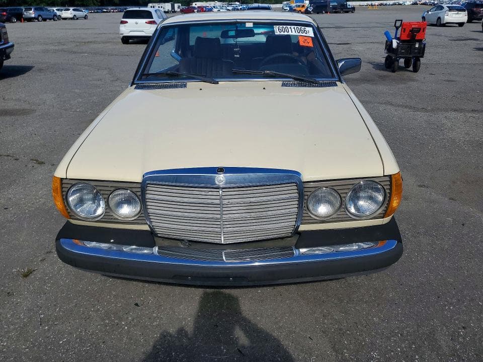 1979 MERCEDES-BENZ 300 5