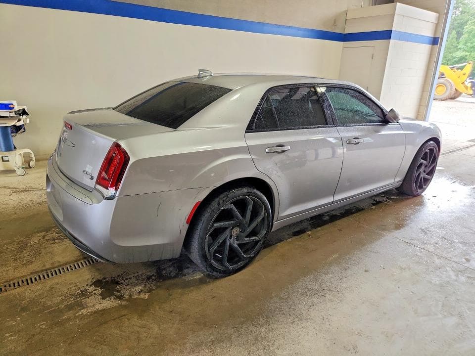 2017 CHRYSLER 300 S 4