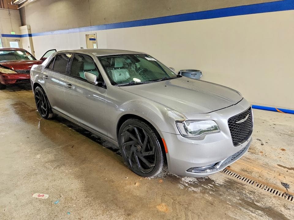 2017 CHRYSLER 300 S 5