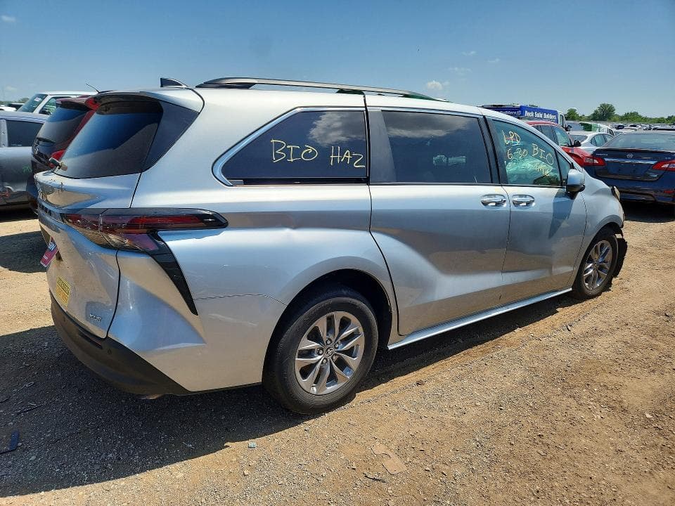 2025 TOYOTA SIENNA XLE 8-PASSENGER XLE 8-PASSENGER 3