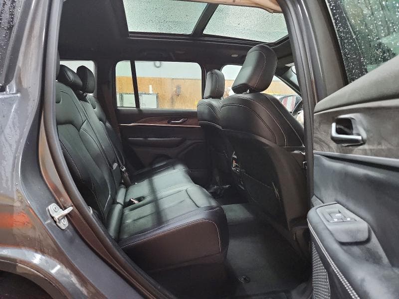 2024 JEEP GRAND CHEROKEE LIMITED 11