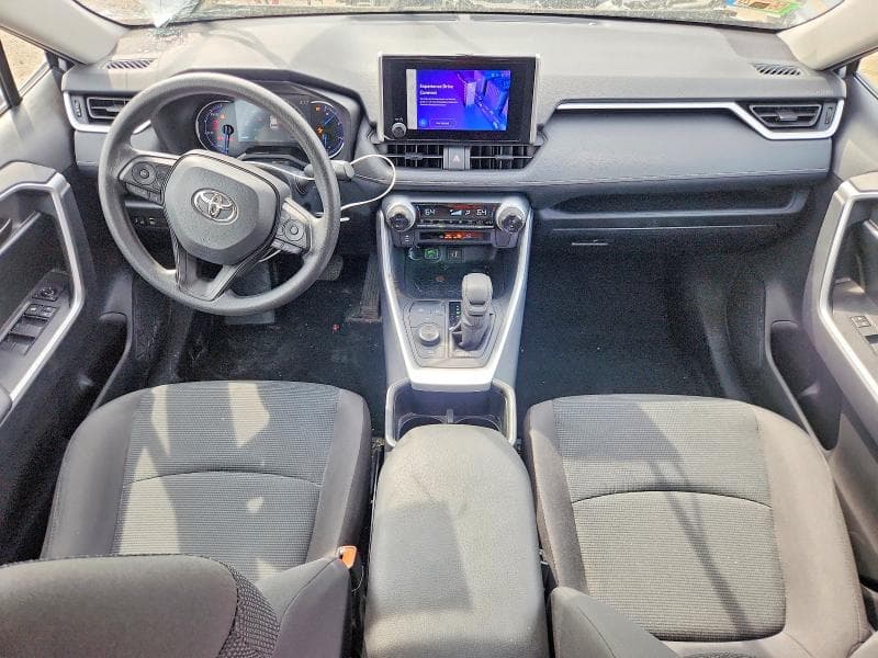 2024 TOYOTA RAV4 LE LE 8