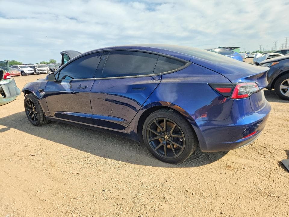 2018 TESLA MODEL 3 2