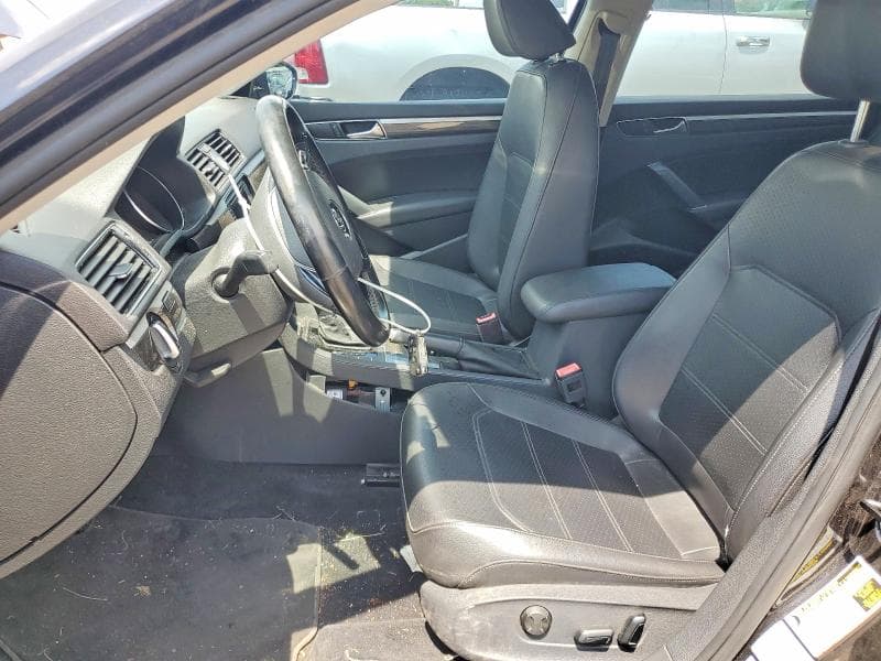 2017 VOLKSWAGEN PASSAT SE 8