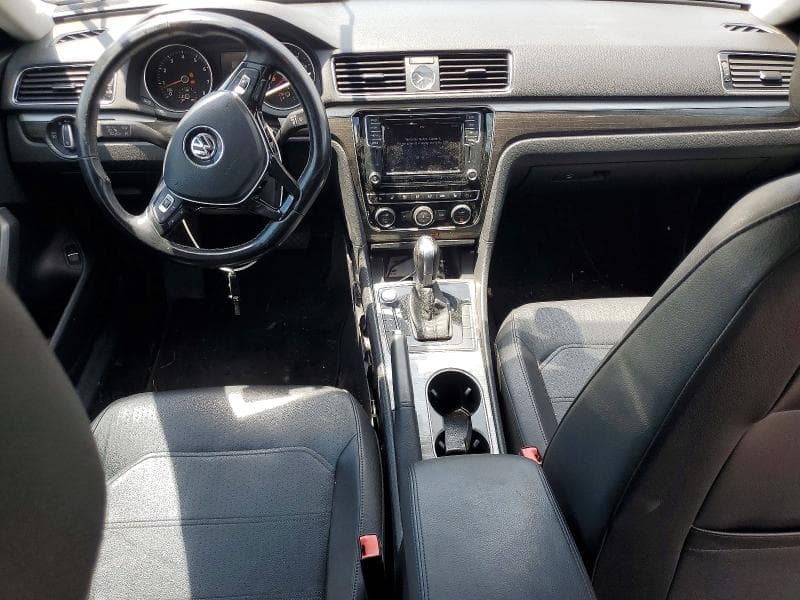 2017 VOLKSWAGEN PASSAT SE 9