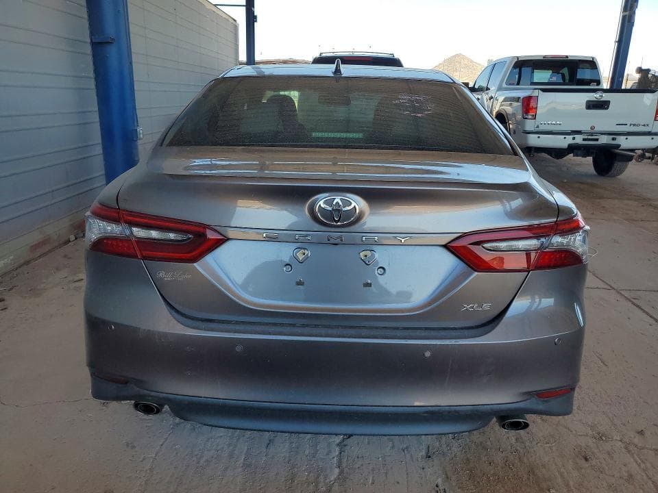2021 TOYOTA CAMRY XLE 6