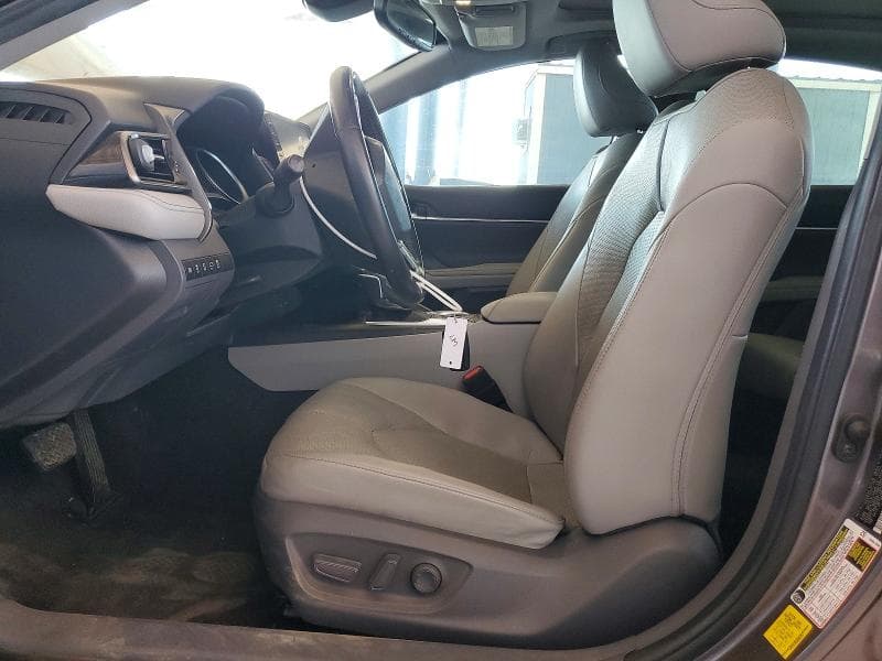 2021 TOYOTA CAMRY XLE 7