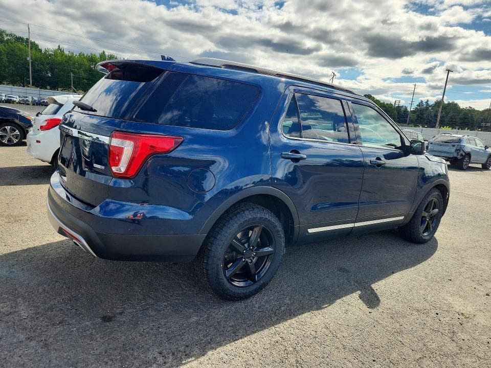 2017 FORD EXPLORER XLT 3