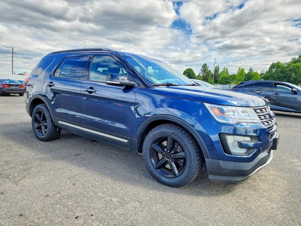 2017 FORD EXPLORER XLT 4