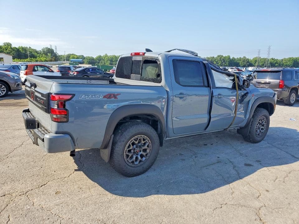 2026 NISSAN FRONTIER PRO-4X 3