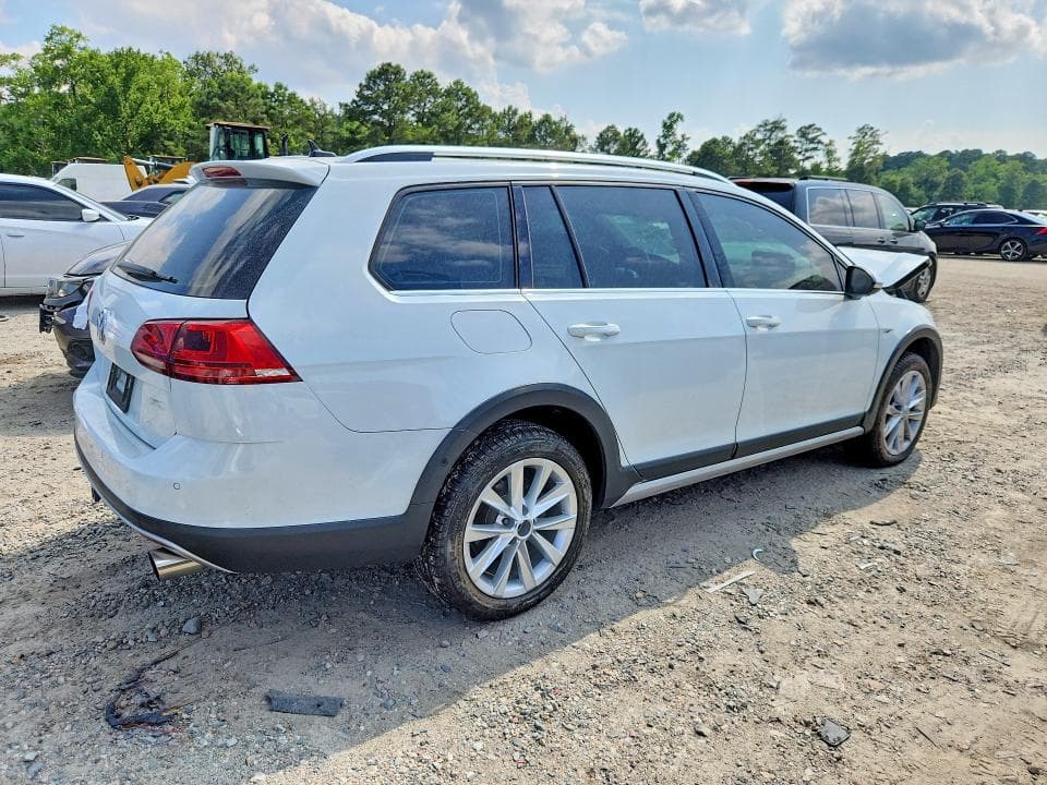 2017 VOLKSWAGEN GOLF ALLTRACK S S 3