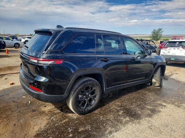 2025 JEEP GRAND CHEROKEE LAREDO 3