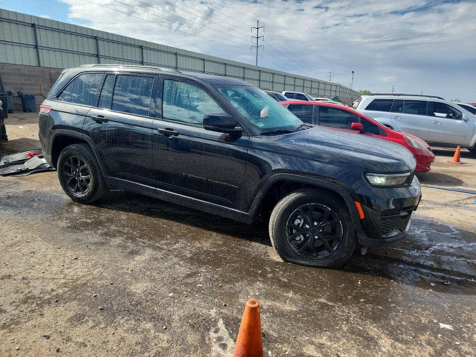 2025 JEEP GRAND CHEROKEE LAREDO 4