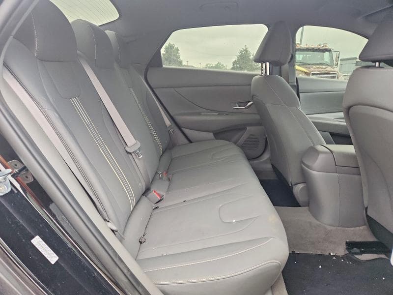2022 HYUNDAI ELANTRA SEL 10