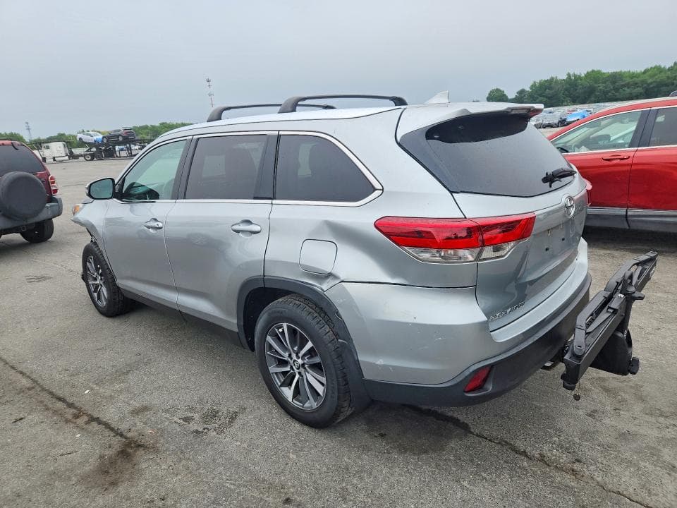 2019 TOYOTA HIGHLANDER XLE 2