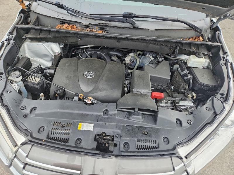 2019 TOYOTA HIGHLANDER XLE 12