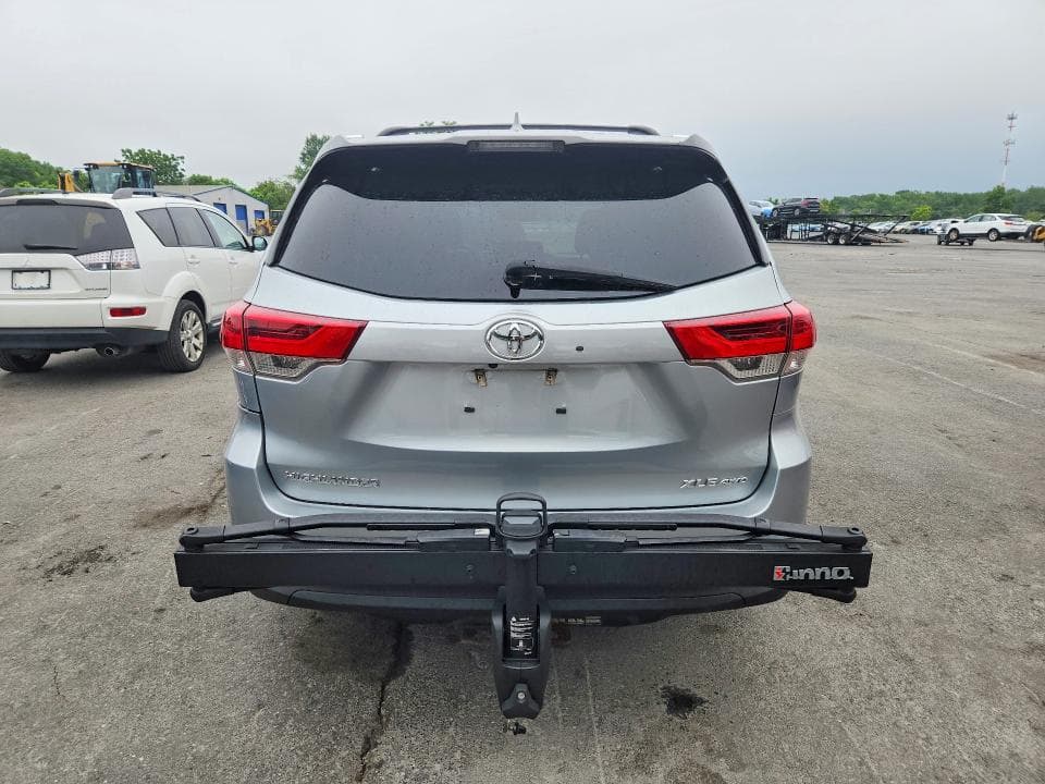 2019 TOYOTA HIGHLANDER XLE 6
