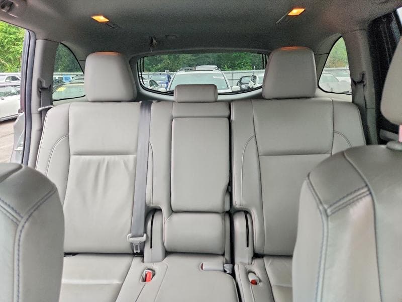 2019 TOYOTA HIGHLANDER XLE 10