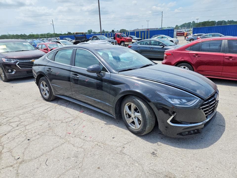 2023 HYUNDAI SONATA SE 4