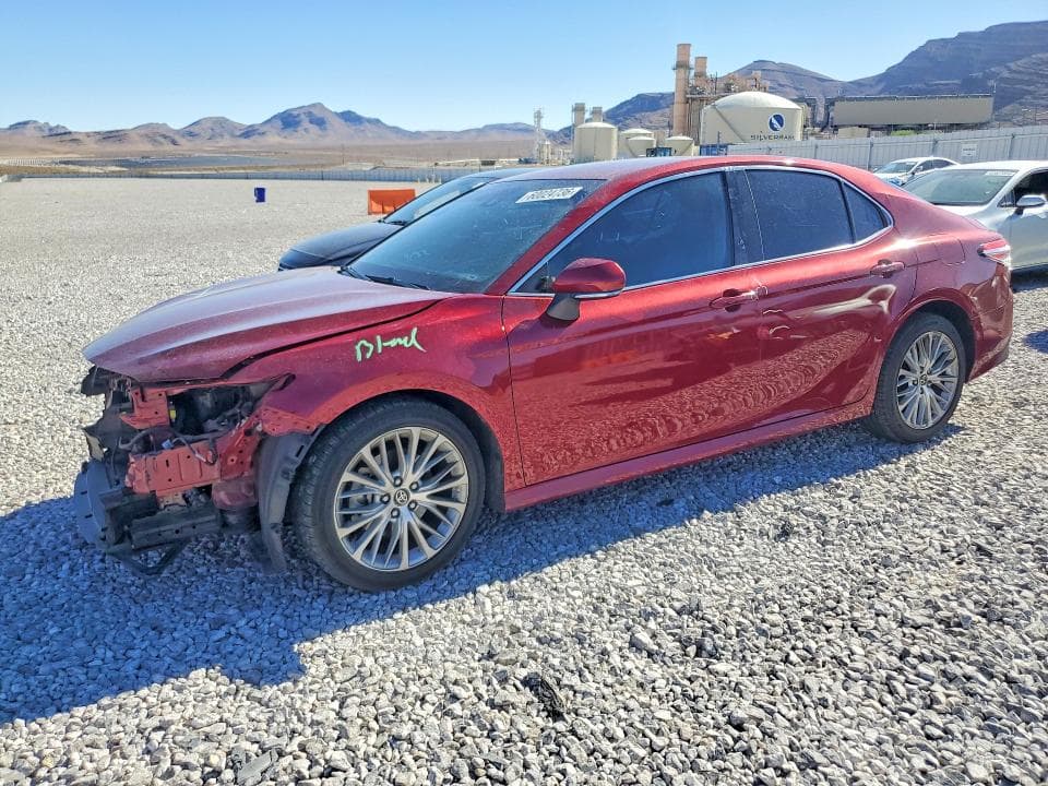 2020 TOYOTA CAMRY XLE - 1