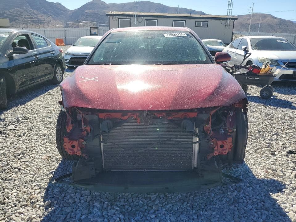 2020 TOYOTA CAMRY XLE 5