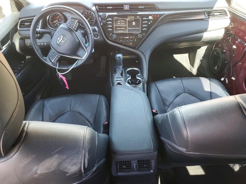 2020 TOYOTA CAMRY XLE 8
