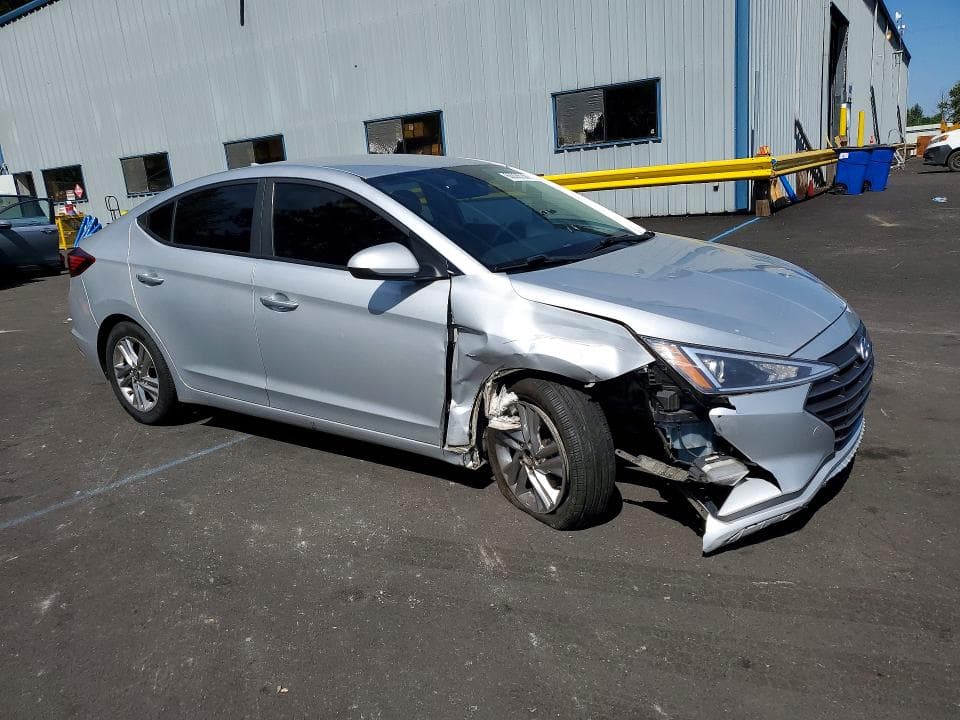 2019 HYUNDAI ELANTRA SEL 4