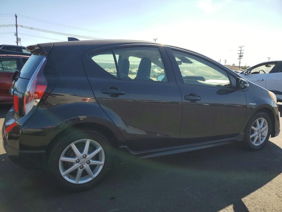 2017 TOYOTA PRIUS C ONE 3